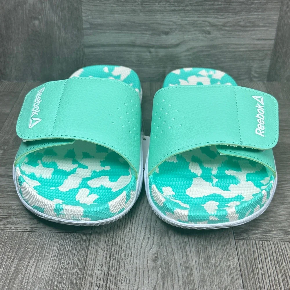 Reebok these delta